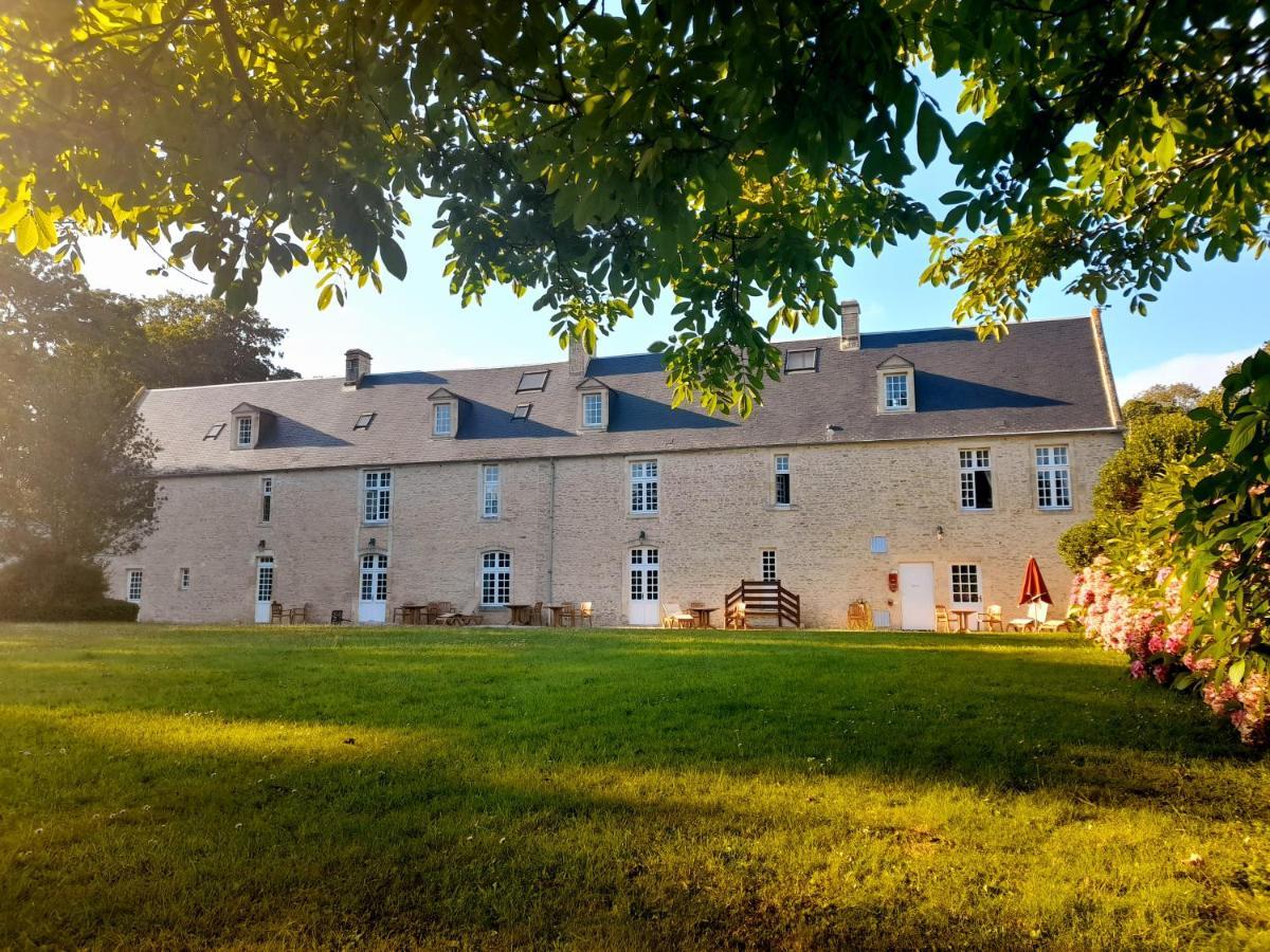 Hotel Le Manoir De Mathan Crepon A La Campagne 5 Mn D'Arromanches Et 10 Mn De Bayeux Exterior foto