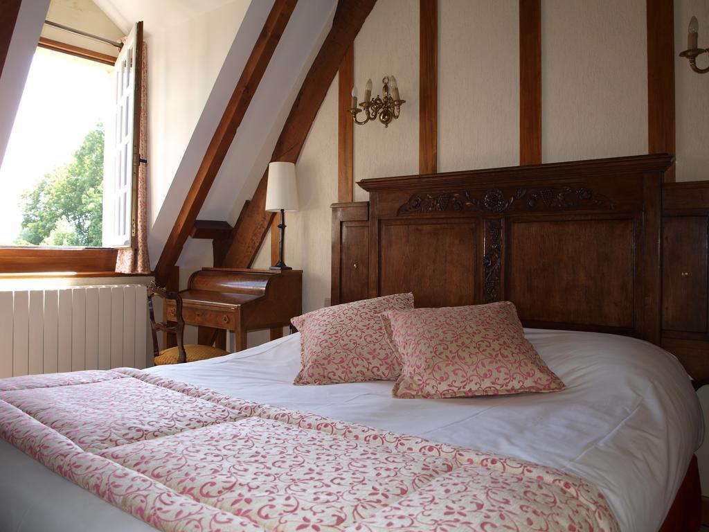 Hotel Le Manoir De Mathan Crepon A La Campagne 5 Mn D'Arromanches Et 10 Mn De Bayeux Cameră foto